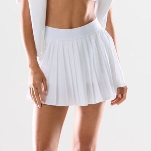 TNA Aritzia White Pleated Tennis Skirt